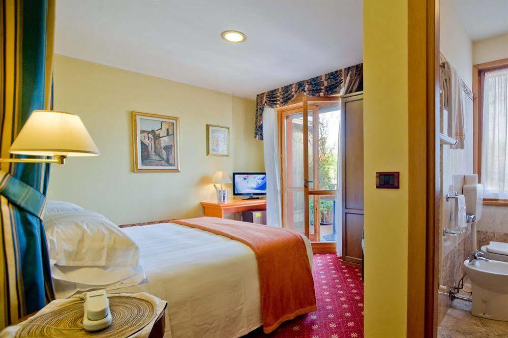 Hotel Ferrari Salsomaggiore Terme Dış mekan fotoğraf